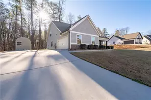 350 Stonegate Ct, Dallas, GA 30157 - Photo 2