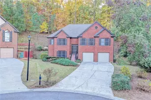 655 Golden Meadows Ln, Suwanee, GA 30024 - Photo 2