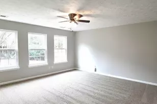 623 Hawthorn Ln, Grayson, GA 30017 - Photo 4