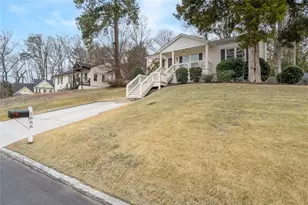 1888 Ham Dr, Chamblee, GA 30341 - Photo 40