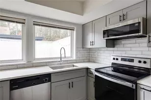 7094 Stonington Dr NE, Atlanta, GA 30328 - Photo 24