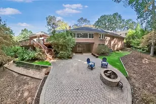 5735 Riverwood Dr, Atlanta, GA 30328 - Photo 38