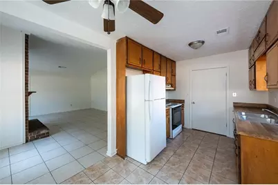 8173 Magnolia Drive, Jonesboro, GA 30238 - Photo 4