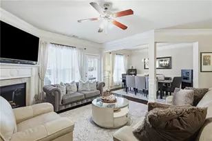 6210 Crested Moss Dr, Alpharetta, GA 30004 - Photo 4