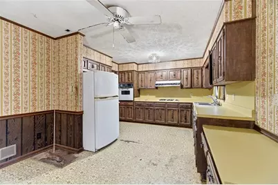 5249 Santee Street SW, Stone Mountain, GA 30087 - Photo 6