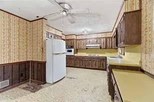 5249 Santee St SW, Stone Mountain, GA 30087 - Photo 6