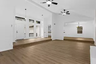 5419 Fieldgreen Dr, Stone Mountain, GA 30088 - Photo 4