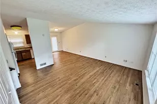 100 Roswell Farms Ct, Roswell, GA 30075 - Photo 2