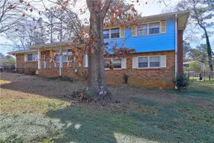 876 Belle Glade Dr, Stone Mountain, GA 30083 - Photo 2