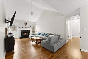 5920 Branden Hill Ln, Buford, GA 30518 - Photo 4