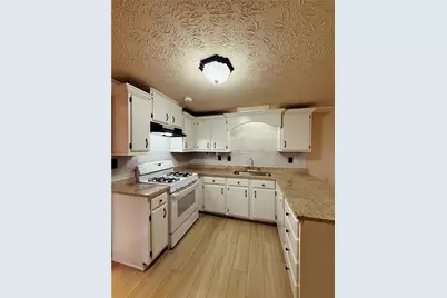 815 Sunfield Drive NW, Lilburn, GA 30047 - Photo 10