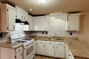 815 Sunfield Dr NW, Lilburn, GA 30047 - Photo 10