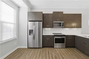 555 Broadview Pl NE, Atlanta, GA 30324 - Photo 8