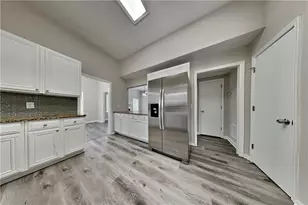 2940 Trotters Pointe Dr, Snellville, GA 30039 - Photo 6