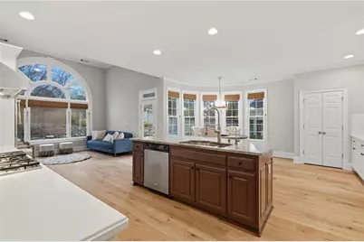 730 Hunting View Point., Atlanta, GA 30328 - Photo 16