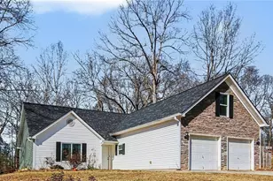 185 Jimmy Reynolds Dr, Jefferson, GA 30549 - Photo 2