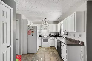 185 Jimmy Reynolds Dr, Jefferson, GA 30549 - Photo 6