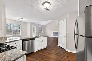 979 Oakwood Chase Cir, Stone Mountain, GA 30083 - Photo 10