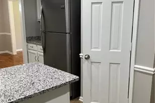 4500 Woodlawn Lake Dr, Marietta, GA 30068 - Photo 8