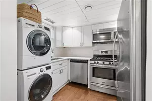 285 Lakemoore Dr NE, Atlanta, GA 30342 - Photo 2