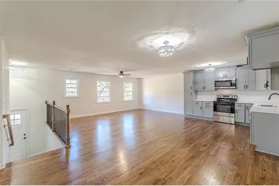 422 Susan Creek Drive, Stone Mountain, GA 30083 - Photo 8