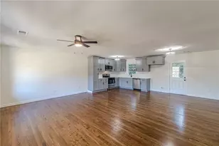 422 Susan Creek Dr, Stone Mountain, GA 30083 - Photo 16