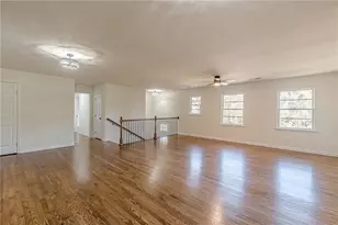 422 Susan Creek Dr, Stone Mountain, GA 30083 - Photo 12