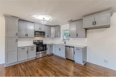 422 Susan Creek Drive, Stone Mountain, GA 30083 - Photo 10