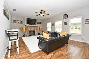 208 Arrowwood Dr, Carrollton, GA 30117 - Photo 2