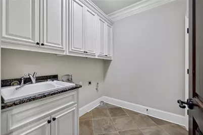 840 Camden Park Court NE, Atlanta, GA 30342 - Photo 68