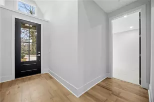 934 Zion Cir, Roswell, GA 30075 - Photo 2