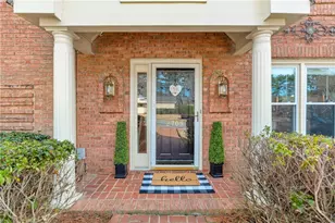 2705 Holcomb Springs Dr, Alpharetta, GA 30022 - Photo 4