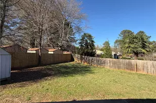 596 Lakeridge Cir SE, Conyers, GA 30094 - Photo 16