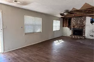 596 Lakeridge Cir SE, Conyers, GA 30094 - Photo 2