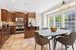 890 W Rd, Atlanta, GA 30324 - Photo 18