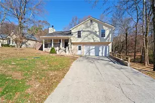 3323 Old Oaks Rd, Buford, GA 30519 - Photo 2
