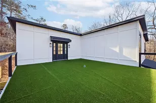 6465 Yacht Club Rd, Flowery Branch, GA 30542 - Photo 12