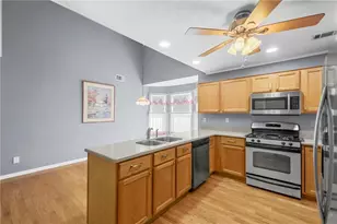 6236 Rock Port Dr, Flowery Branch, GA 30542 - Photo 8