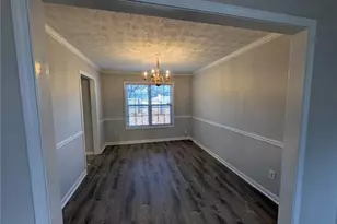 2817 Manor Glen Ln, Suwanee, GA 30024 - Photo 8