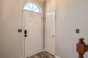 2817 Manor Glen Ln, Suwanee, GA 30024 - Photo 4