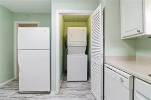 346 Carpenter Dr, Atlanta, GA 30328 - Photo 10