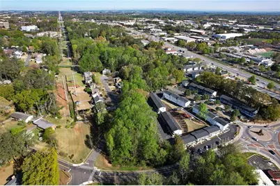 600 Creek Water Trail, Marietta, GA 30060 - Photo 2