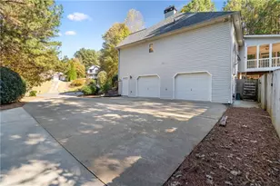 204 Red Fox Ct, Canton, GA 30114 - Photo 2