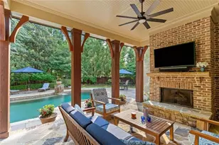 4304 Berkford Cir NE, Brookhaven, GA 30319 - Photo 2