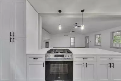 135 Golden Hills Drive, Woodstock, GA 30189 - Photo 4