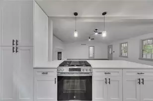 135 Golden Hills Dr, Woodstock, GA 30189 - Photo 4