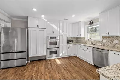 295 Oakland Drive, Gainesville, GA 30501 - Photo 2