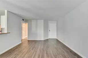 911 Garden Ct, Atlanta, GA 30328 - Photo 6