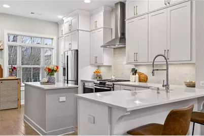 4302 Parkside Place, Atlanta, GA 30342 - Photo 6