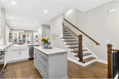 4302 Parkside Place, Atlanta, GA 30342 - Photo 4